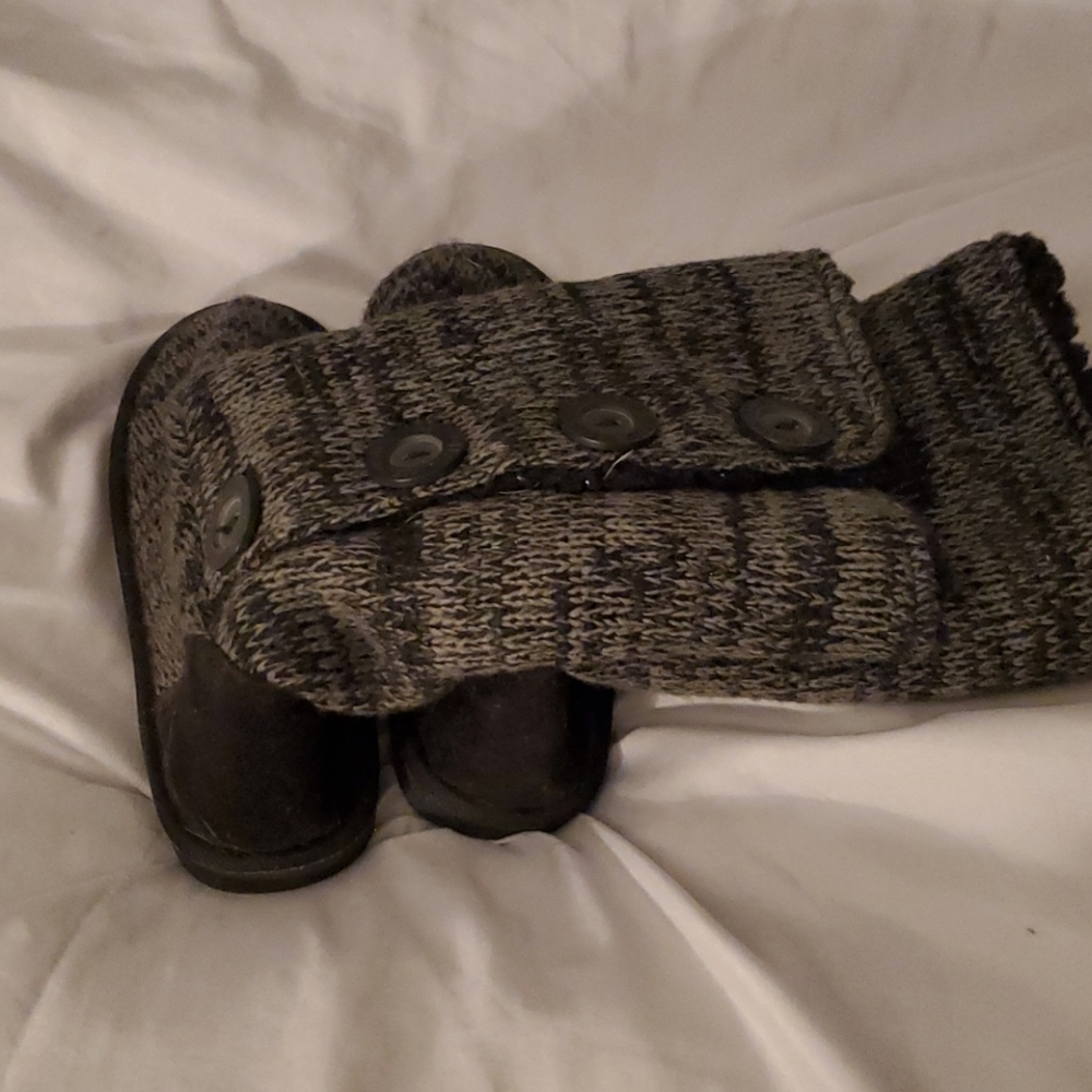 Boots - Picture 2 of 4